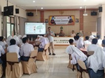 Densus 88 Gelar Sosialisasi Wawasan Kebangsaan di SMAN 1 Arjawinangun