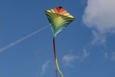 Linggarjati Kite Festival 2024 Meriahkan Langit Kuningan