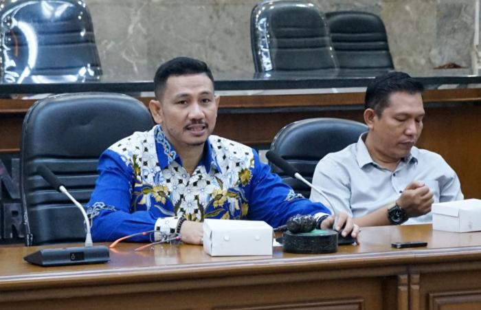 Komisi I DPRD Kota Cirebon Minta Satpol PP Tertibkan Alat Peraga Kampanye yang Melanggar