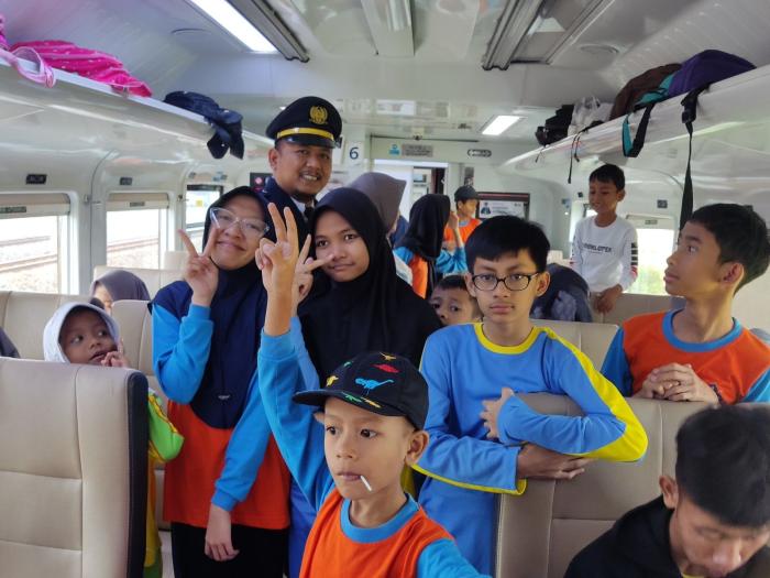 Naik Kereta Sambil Belajar, Edutrain KAI Daop 3 Cirebon Diminati Puluhan Ribu Siswa