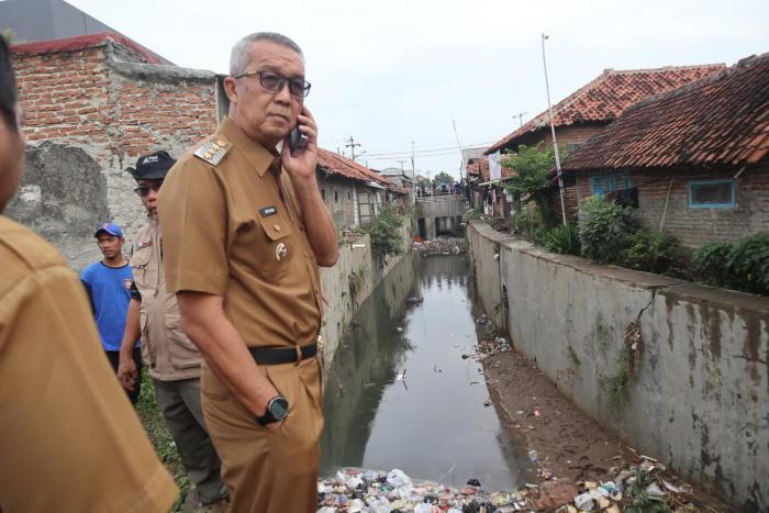 Bersihkan Kali Suba Pascabanjir, Pemkot Cirebon Tekankan Larangan Buang Sampah ke Sungai